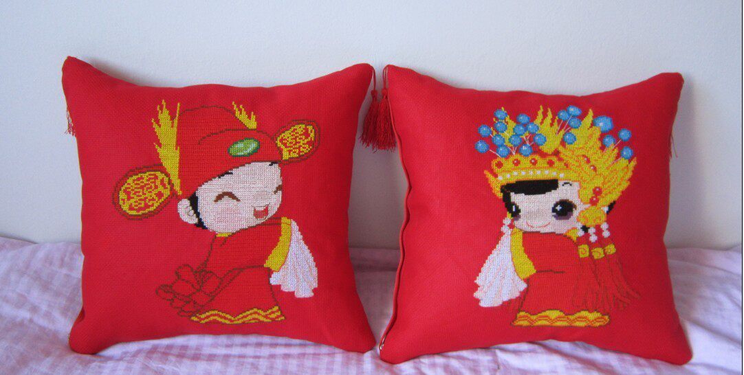 新款结婚礼物 <span class=H>十字</span><span class=H>绣</span>成品 <span class=H>抱枕</span> 才子佳人<span class=H>（</span>纯手工<span class=H>）</span>送枕芯