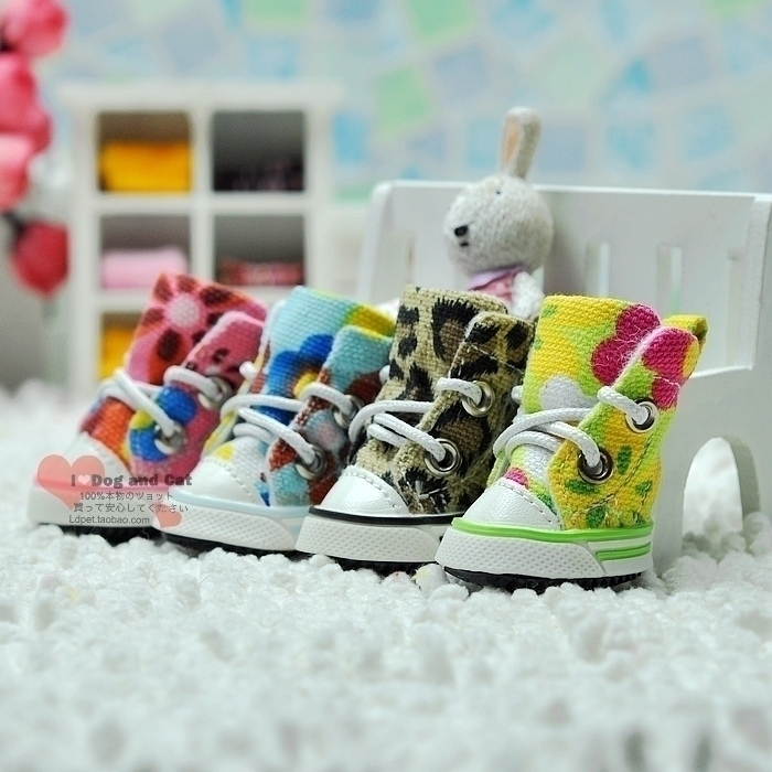 Kawaii Durable canvas Pet shoes Dog shoes Gym shoes gym shoes Shoelace Dogs shoes Multicolorin the Pet/Pet food and supplies , Pet apparel and accessories , Shoes category - from Buy2taobao.com to provide professional Taobao agent buy service