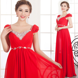 名 设计师 刘 兰玉作品 杨幂惊艳四座纯白前短后长