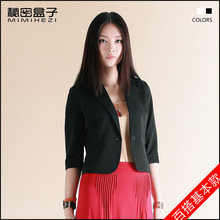 包边诚品 黑白色<span class=H>小</span><span class=H>西装</span>女修身短款夏一粒扣中袖<span class=H>小</span>外套<span class=H>欧美</span>