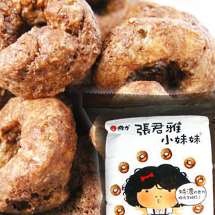 台湾人气食品&ldquo;维力&rdquo;张君雅小妹妹巧克力甜甜圈45克