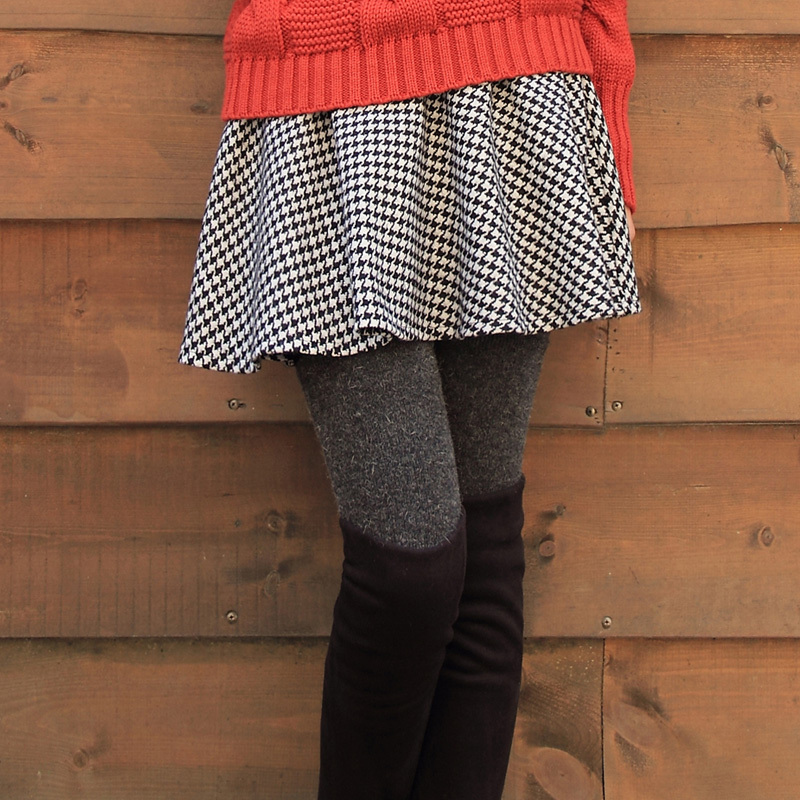 女装半身裙百搭百褶....