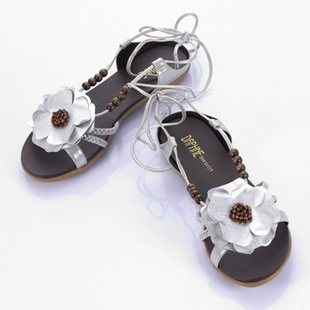 达芙妮特价清仓凉鞋 2010新款 正品 羊皮 真皮 花朵 女鞋 平底