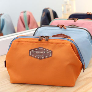  BD12202 防水化妆包 洗漱包 金属框架式收纳包