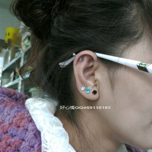  皇冠信誉*不过敏视觉另类钻石耳钉*耳骨钉*多色*