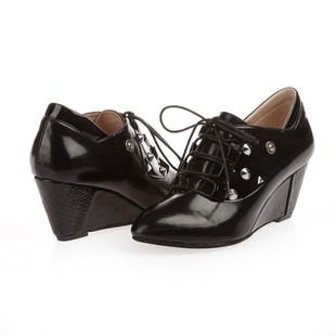 想要走路不蹦蹬蹦蹬响的高跟鞋,最好有黑色的