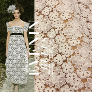 白色刺绣镂空水溶蕾丝布料植物花朵提花牛奶丝连衣裙旗袍服装面料