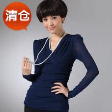 2012春装新款 女装网纱V低领<span class=H>打底</span>衫大码套头长袖针织衫女QZ2605