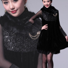 2011秋冬装新款修身兔毛领真丝绒蕾丝盘花胸针背心连衣裙子 女装