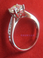 周大福豪华款18K白金莫桑钻莫桑石豪华婚戒女戒100分现货3920元