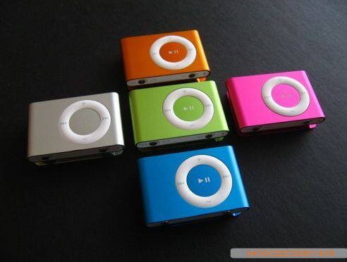 苹果夹子mp3 1G 数据线 耳机 包装盒 硅胶套 充电器只需48元-MP3/MP4/iPo