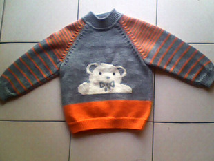现货:手工编织儿童<em>毛衣</em> 灰色加桔黄白色<em>小熊图</em>