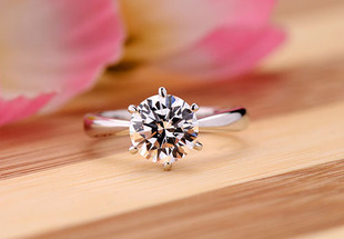  秒杀PT950钻戒 八心八箭钻石戒指 婚戒 经典女款六爪戒情人节礼物