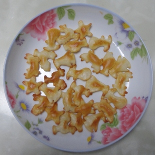 脸上长了很多小小个的粉刺,吃清淡点就会消下