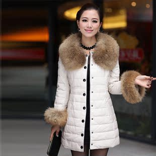  希思丽 秋冬新品 真皮羽绒服皮衣 女士绵羊皮 貉子毛脱卸毛领