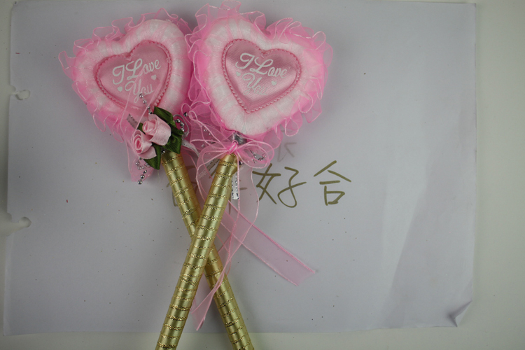 婚庆用品 签名册 精美爱心结婚 婚礼签到笔金色笔 粉色款 婚庆用品 签名册 精美爱心结婚 婚礼签到笔金色笔 粉色款