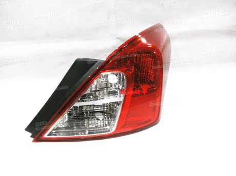 东风日产新阳光后尾灯11-13款新阳光尾灯后大