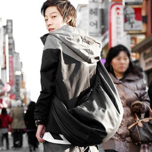  新款韩版水饺子包街头背包男式单肩斜跨包复古潮男包