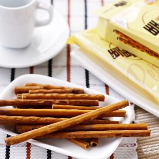  限区包邮韩国进口食品 休闲零食 乐天 巧克力棒 夹心饼干 黄棒43g