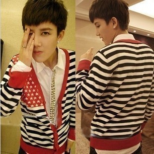 男的<em>穿衬衫</em>配什么样的外套合适啊?个人表示不