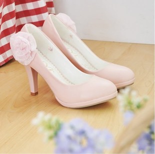 我想买双高跟拖鞋,大家有什么好的推荐,本人2