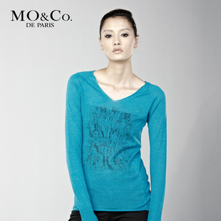 MO&Co. 摩安珂 M94JEY28修身V领印花纯羊毛打底衫针织衫 mo co