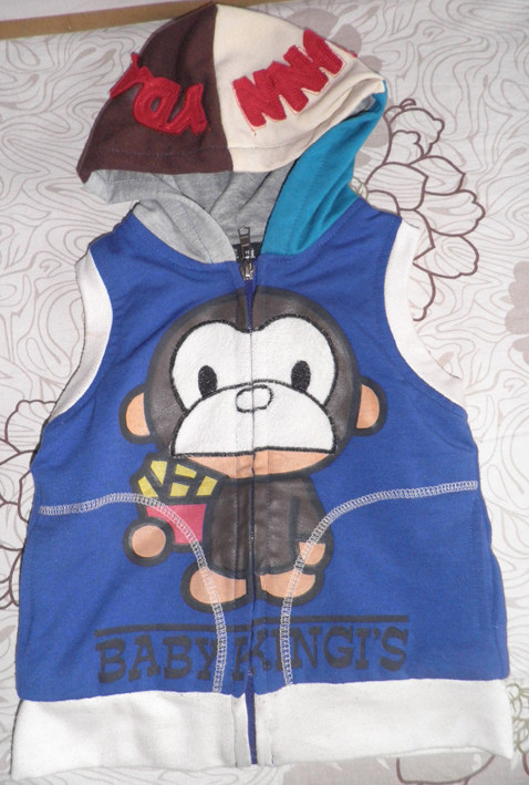 儿童<em>马甲</em>/<em>背心</em>,2011夏男款 V3品牌前橘色字母