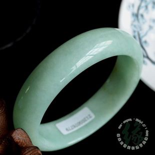  老坑A货缅甸翡翠手镯 带绿水头好浅色翡翠玉镯子 正品保障送证书