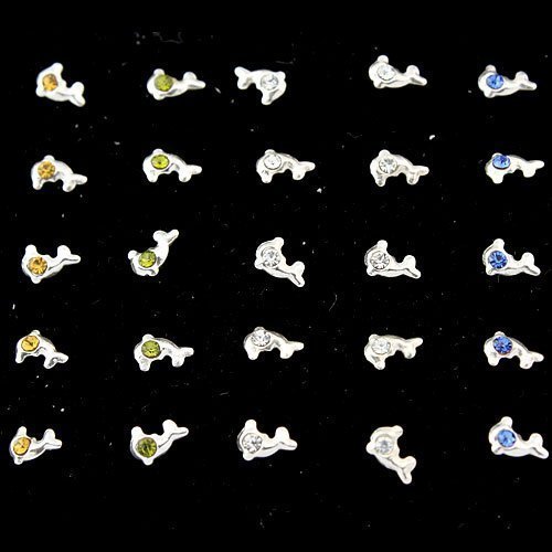 【鼻钉<em>唇钉</em>耳钉】_打鼻钉的<em>照片</em>_刚打耳洞要