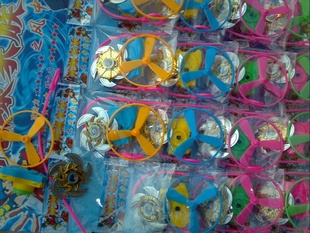 拉杆小陀螺 天旋地转玩具 小孩儿童 小玩具 挂板纸品玩具 批发_淘宝网毽子\/空竹\/民间运动_正品_行货