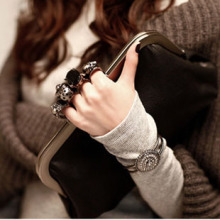 ����ؼ�2012�����¿����ʯ���ý�ָ���ð���ָ����ץ��Ů����