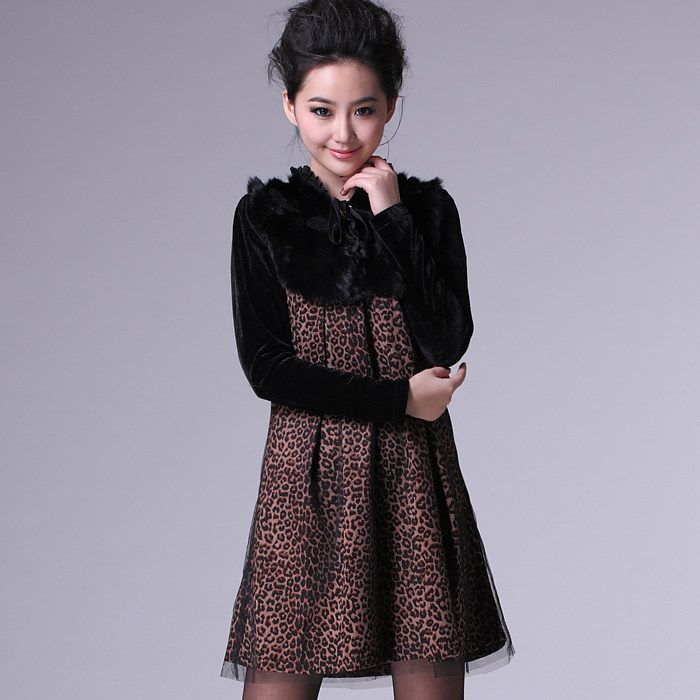 珀图 2011秋冬新款欧美女装真丝绒獭兔毛领豹纹蕾丝长袖<span class=H>连衣裙</span>子