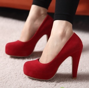  爆款打造！新款黑色单鞋粗跟高跟鞋夜店公主防水台红色结婚鞋