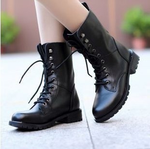  机车靴马丁中筒靴子休闲鞋限时秒杀！女靴子英伦骑士马丁靴女鞋子