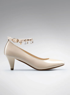 Dream Basha shoes elegant dual-use pendant around  wrist with a mirror in  PU that gave a light shoe 121,112,101