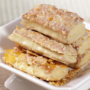  优之良品进口零食品台湾特产饼干千层酥蜜兰诺七七松塔180g
