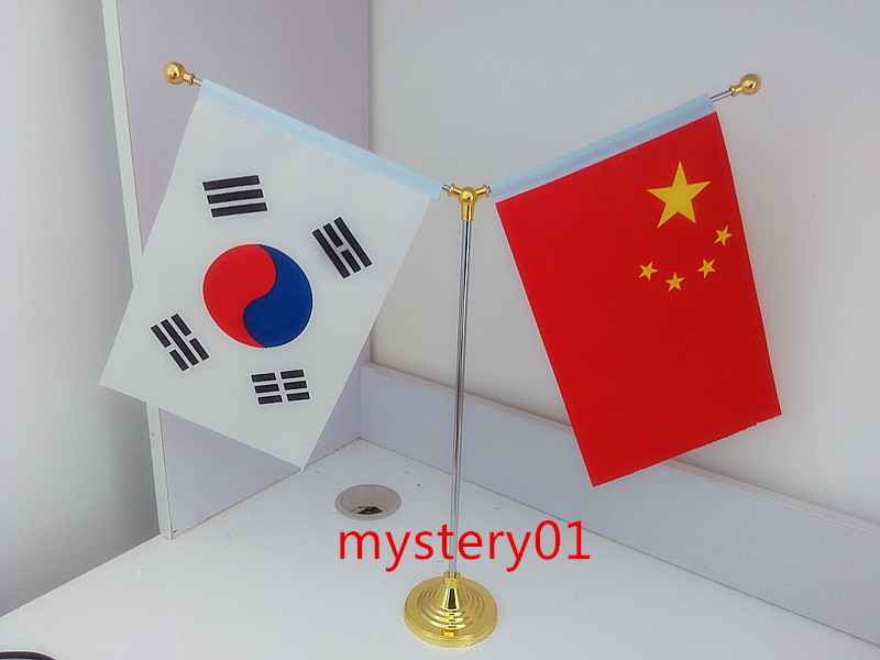 8号双杆办公桌国旗谈判旗会议旗签约旗办公中韩桌旗可配各国国旗在类目 电子词典/电纸书/文化用品, 教学演示/展示告示用品, 旗帜中 - 来自Buy2taobao.com提供专业的淘宝代购服务