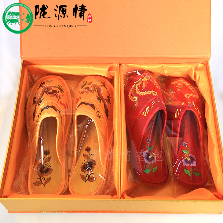 包郵慶陽香包龍鳳繡花婚慶拖鞋千層底純手工刺繡男女結婚布拖鞋在類目 女鞋, 拖鞋中 - 來自Buy2taobao.com提供專業的淘寶代購服務
