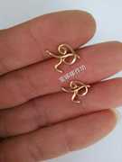 手工diy定制耳环订做字母名字戒指，男女情侣对戒刻字创意表白礼物