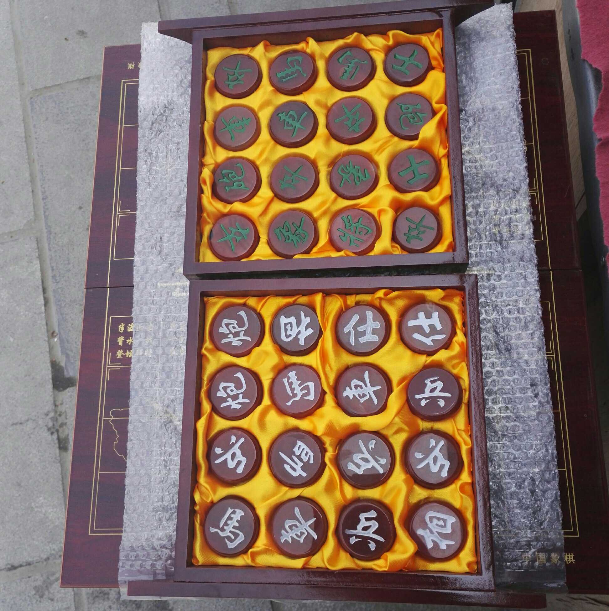 奇石美玉天然巴西红彤彤红艳玛瑙制象棋全套棋子木制棋盘棋盒一体在类目 饰品/流行首饰/时尚饰品新, 摆件中 - 来自Buy2taobao.com提供专业的淘宝代购服务