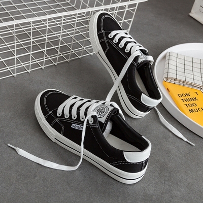 人本平底帆布鞋女情侣款2017秋季新款韩版休闲板鞋百搭学生小白鞋