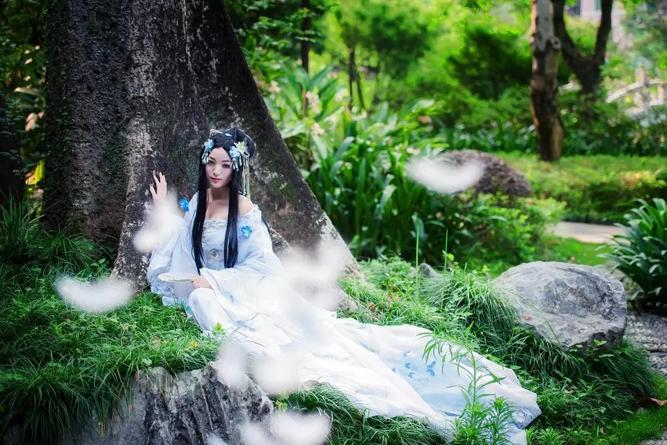 【莫语云烟】古装COS 曦禾夫人 白浅。香如雾在类目 模玩/动漫/周边/cos/桌游, Cosplay服饰/道具/服务, Cosplay女装中 - 来自Buy2taobao.com提供专业的淘宝代购服务