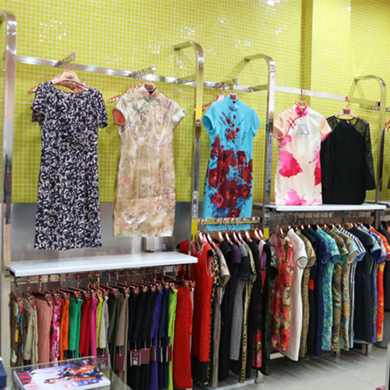 服裝店上牆展示架 不鏽鋼立柱組合架服裝靠牆架落地大彎不鏽鋼柱在類目 商業/辦公傢俱, 服裝店傢俱, 服裝展示架中 - 來自Buy2taobao.com提供專業的淘寶代購服務