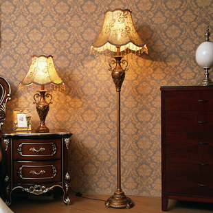 欧式落地灯美式复古家用客厅沙发，茶几灯站灯，卧室床头立式高脚台灯