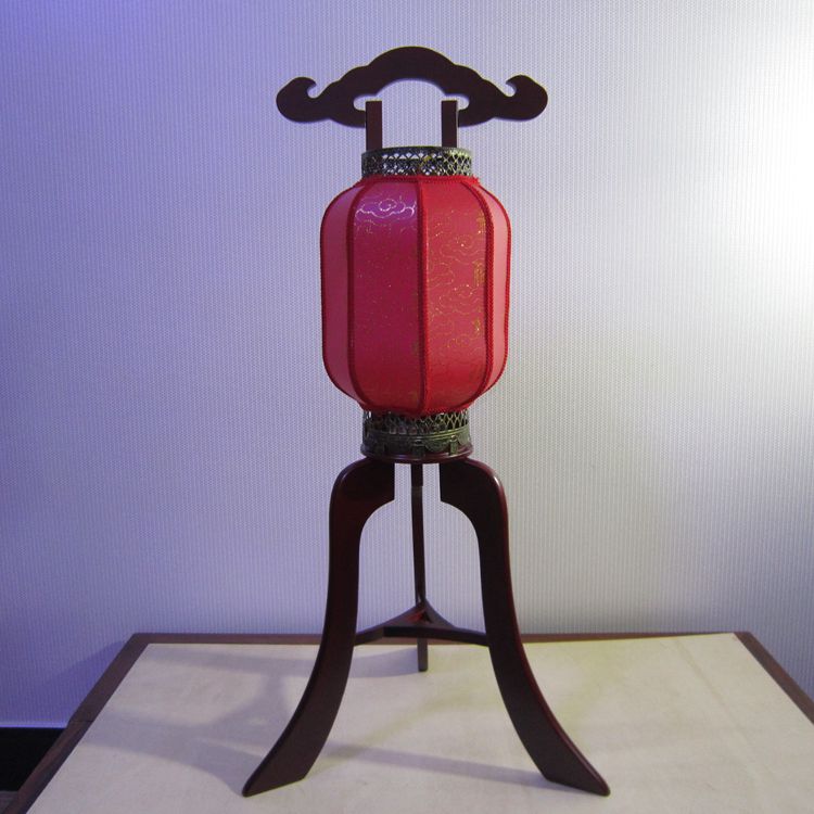 Japanese classical solid wood Floor lamp To fake something antique Wooden Sheepskin a living room lamps and lanterns Retro woodiness Restaurant Lighting Wood lampin the Arts and crafts , Other features crafts category - from Buy2taobao.com to provide professional Taobao agent buy service
