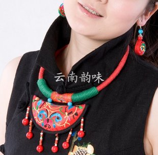 中国风云南民族特色，饰品手工撮线色绣片项链彩珠，吊饰女项圈脖链