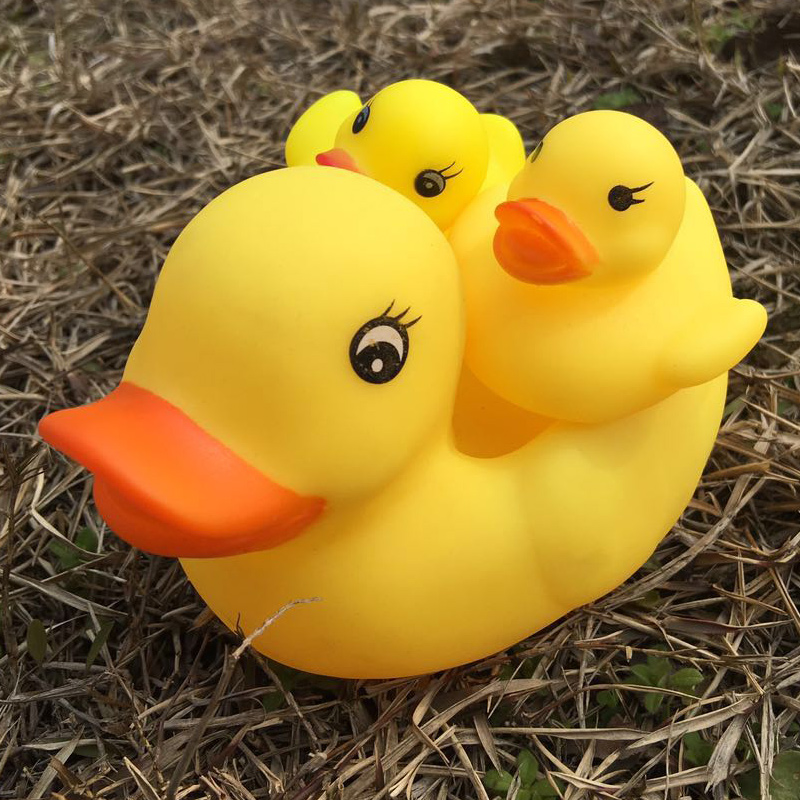 Roaming baby take a shower Toys Dabble Water toys Mother Duck Yellow duck Floating Toys Puzzle Toysin the Toy/Childs/Puzzle/Building block/Model , Swimming pool/Water toys , Bathing/Sand play toys category - from Buy2taobao.com to provide professional Taobao agent buy service