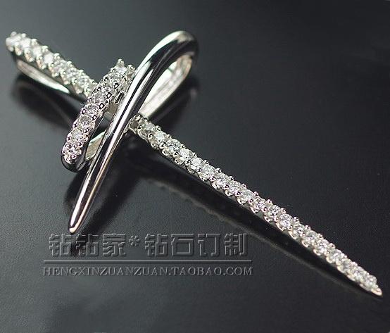 Drill operator 18k Jinhaohua 35 branch Diamond Pendant cross Sword Pendant new pattern quality goods recommendin the Jewelry/Diamond/Jade/Gold , Diamond Jewelry (New) , Choker category - from Buy2taobao.com to provide professional Taobao agent buy service