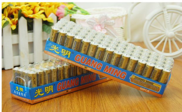 60粒壹盒光明5號光明電池兒童玩具家用專用炭性幹電池環保耐用 批在類目 3C數碼配件, 乾電池/充電電池/套裝, 普通乾電池中 - 來自Buy2taobao.com提供專業的淘寶代購服務