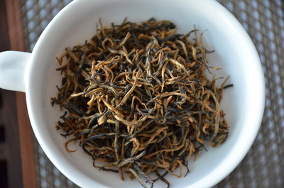标题优化:汉中红茶精品富硒茶叶暖胃养生茶西乡小种红茶半斤包邮